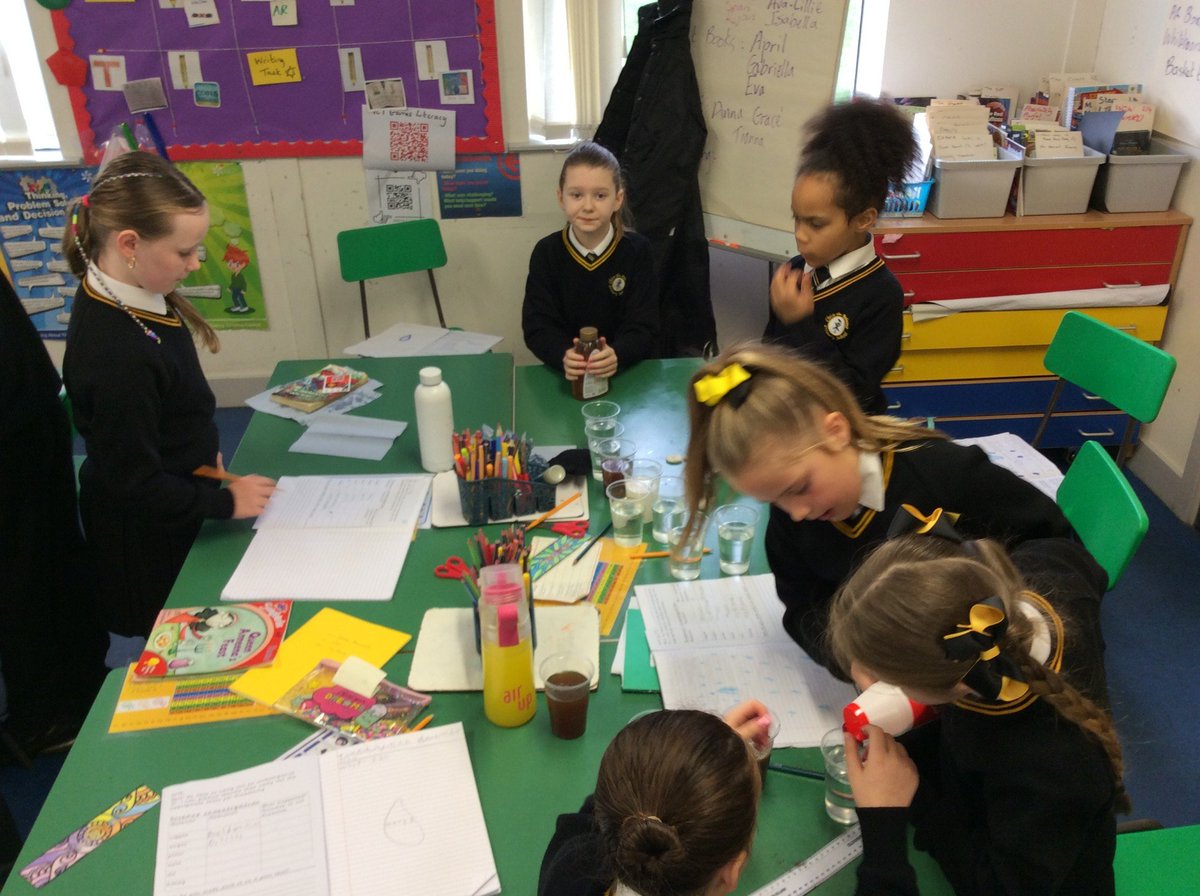 ctrps1's tweet image. 🌍 P5B have been diving into 'The Blue Planet' topic! They've been experimenting with what dissolves in water and honing their investigative skills. Science is so much fun! 🧪🔍 #PrimarySchool #ScienceExploration #BluePlanet