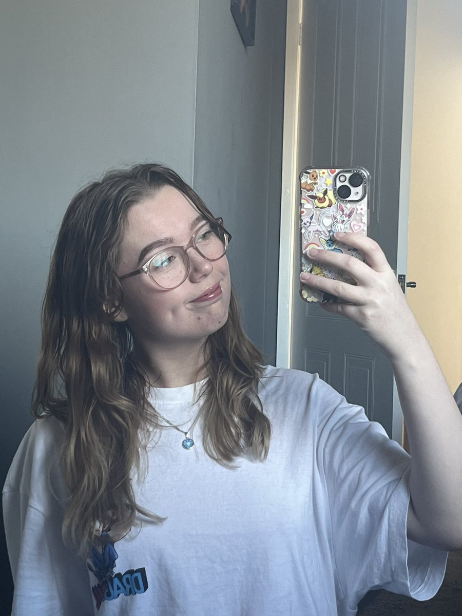 start of week stream!! excited to hangout with you guys ✨ excuse the jammy fit, i’ve changed now i promise

ttv / oakkydokey (link below)