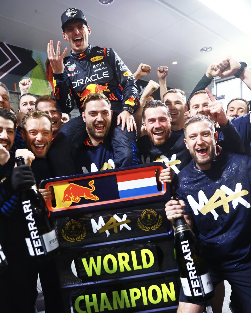 What happens in Vegas? 👀

History is made🏆

#F1 || #LasVegasGP