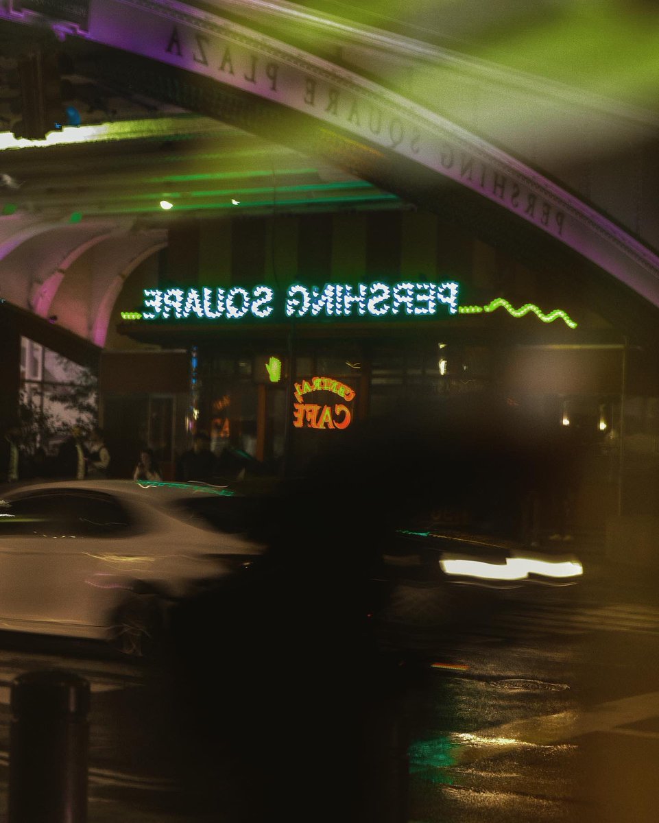 manhattan moods ☔️ 
<a href="/street_classics/">Street Classics</a> #streetphotography