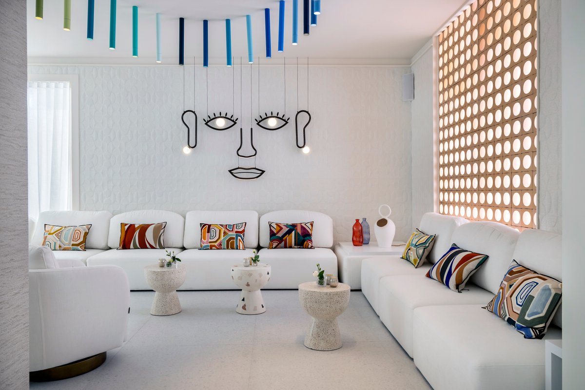 Nuestro querido “Primary Love” inolvidable proyecto de @lauracarrillofernandez_ patrocinado por @giraiberica @girainternacional y <a href="/stylishclub/">akhtarRasool</a>. Recibió el premio a la mejor fusión entre arte interiorismo
Foto @palomapachecoturnes