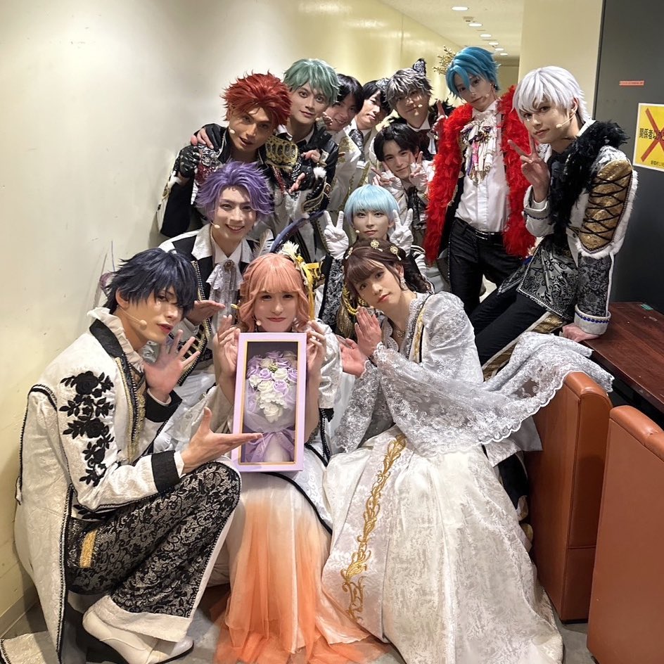 青山オペレッタ  
5日目ご来場頂きました 皆様
誠にありがとうございました✨️✨️

22歳最初の 公演でした✌️

みんなからのサプライズ泣いちゃったよ！！
ほんとにありがとうだよ！！！

この景色は一生忘れない😭

明日からも感謝を胸に頑張ります！！

#青オペ