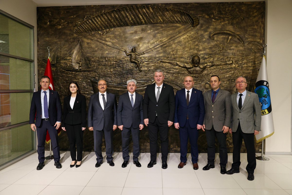 Valimiz Sayın <a href="/dogan_rahmi/">Rahmi Doğan</a>,
📍Serdivan ilçemizde temaslarda bulundu.

Valimiz Sayın Rahmi DOĞAN, Serdivan Kaymakamlığı ve Belediyesini ziyaret etti.

İlçe Kaymakamı Ali CANDAN’dan ilçenin genel durumu, 

Belediye Başkanı Osman ÇELİK’den Belediyenin çalışmaları ve projeleri