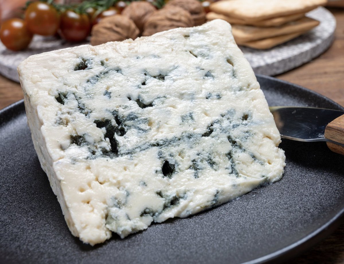 𝐑𝐨𝐪𝐮𝐞𝐟𝐨𝐫𝐭 𝐤𝐚𝐚𝐬
Een stukje Frankrijk op je bord! 🇫🇷🧀 Vol van smaak, pittig en perfect voor de echte blauwschimmelkaas-liefhebber. Laat je verrassen door deze Franse klassieker! 😋