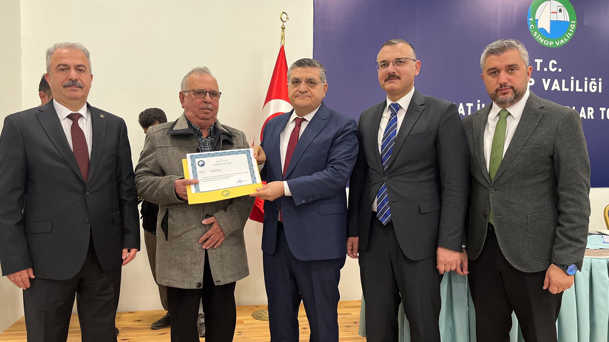 GdO6UIeWkAEt0HT?format=jpg&name=large