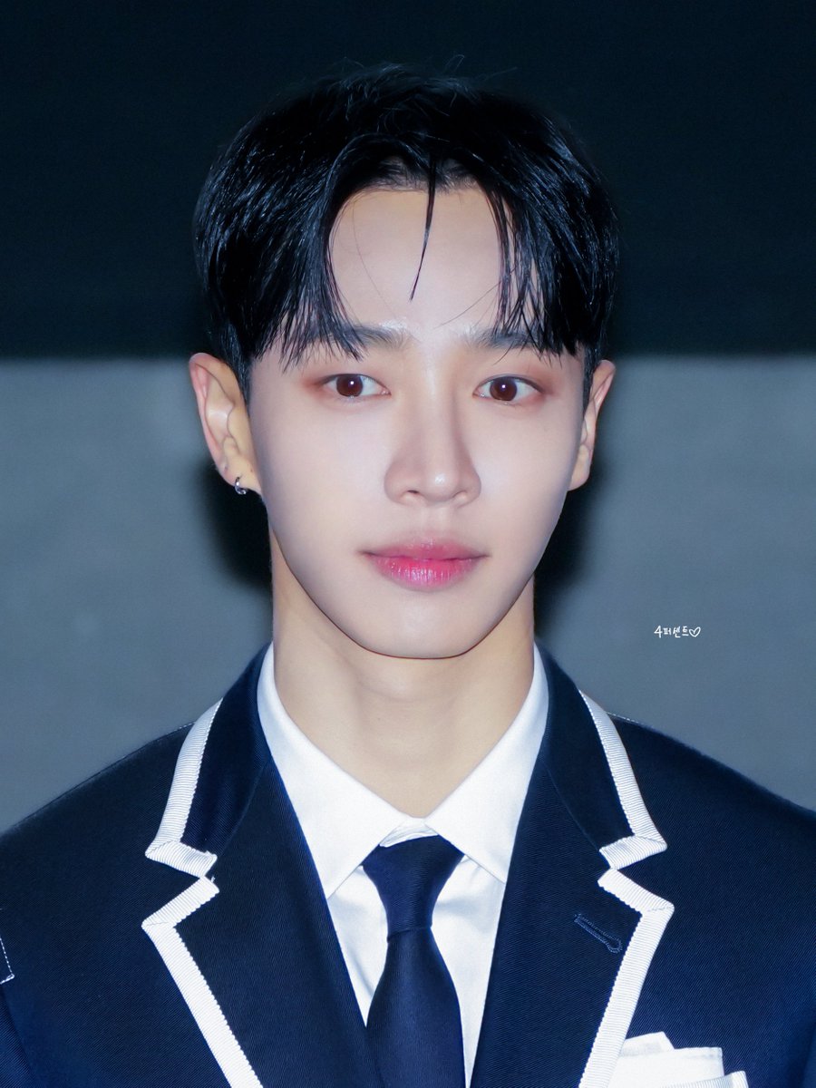 _four_percent's tweet photo. 241124 이기광 얼굴 권력 개미침;;
#하이라이트 #이기광 #기광 #LEEGIKWANG #GIKWANG https://t.co/Y2RiXPs1im