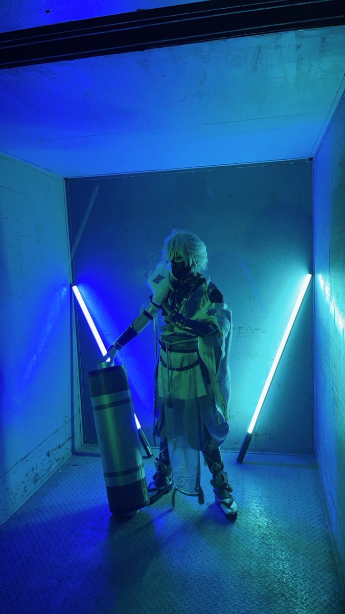 ⚠️🌈🕒コス写真注意⚠️

この前1日でDy.tica衣装2着撮影してきた
変身前と変身後のヒーローなりきりセット
めちゃくちゃ疲れたけど、めちゃくちゃ楽しかった...

🐙 -廠長
🥷 - 縹
🐺 - 阿毛
⚡️ - 巴巴