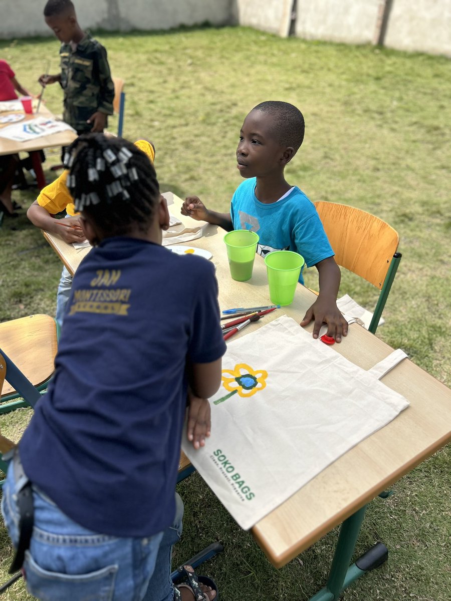 sokobags's tweet photo. Empowering young minds for a greener future! 🌿✨ We’re so grateful for the opportunity to teach kids about the benefits of recycling and reducing waste. Together, we can build a more sustainable world, one step at a time. 💚♻️

 #SokoBags #EcoEducation #EcoSortingProgram #Ghana https://t.co/uYHO3Sr6h4