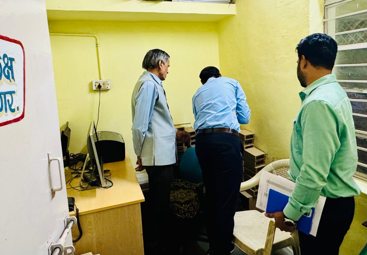 BhusavalDivn's tweet photo. General Manager, Central Railway, Shri. Dharam Veer Meena conducted a thorough inspection of the Relay Room at Murtizapur Station today in connection with the provision of long haul loop in the UP direction. Ensuring safety and reliability of railway operations remains a top priority
@Central_Railway @GM_CRly @RailMinIndia