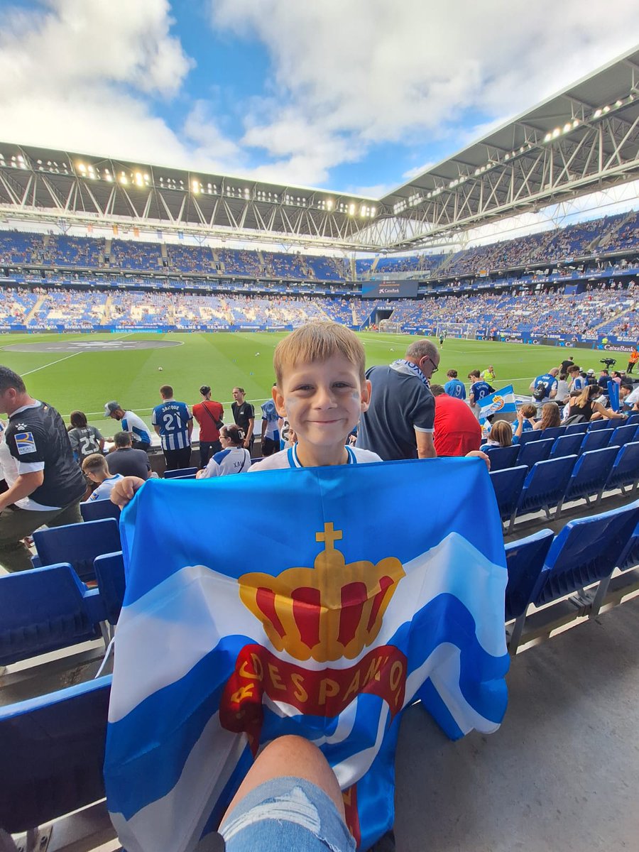 RCDEspanyol's tweet image. 🫂 Gorka, ets un dels nostres i volem que continuïs gaudint del futbol.

⚽️ Per això, t’hem convidat a un entrenament i viure una experiència única al pròxim partit contra el Celta. 

🫶🏼 Per tu i per tots els que us vau trobar en la mateixa situació, orgullosos sempre de ser…