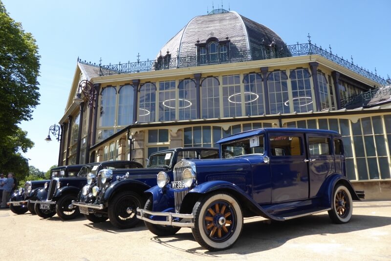 This week in #Buxton:

⛄️ Snowdogs trail
🚗 classic car fair
🚪 wreath making
⚽️ Buxton FC match
🎁 late night shopping
💯 bingo
👻 ghost tour
🕰 antiques fair
🎅 Breakfast with Santa
🧑‍🎄Jingle Bell Jog

(1/2)

#PeakDistrict #Derbyshire #Buxton2024 #VisitBuxton #WhatsOnBuxton