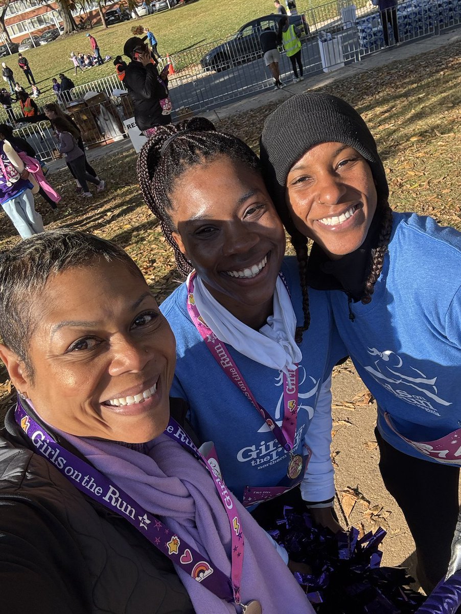 APSGunston's tweet image. 🌟 Proud moment for Gunston MS! This Sunday, our students and staff participated in the Girls on the Run 5K 🏃‍♀️🎉. A day full of energy, perseverance, and community spirit. Congrats to all who crossed the finish line! 🦅💜 @APSVirginia @CRJEducation @GMS_Counselors