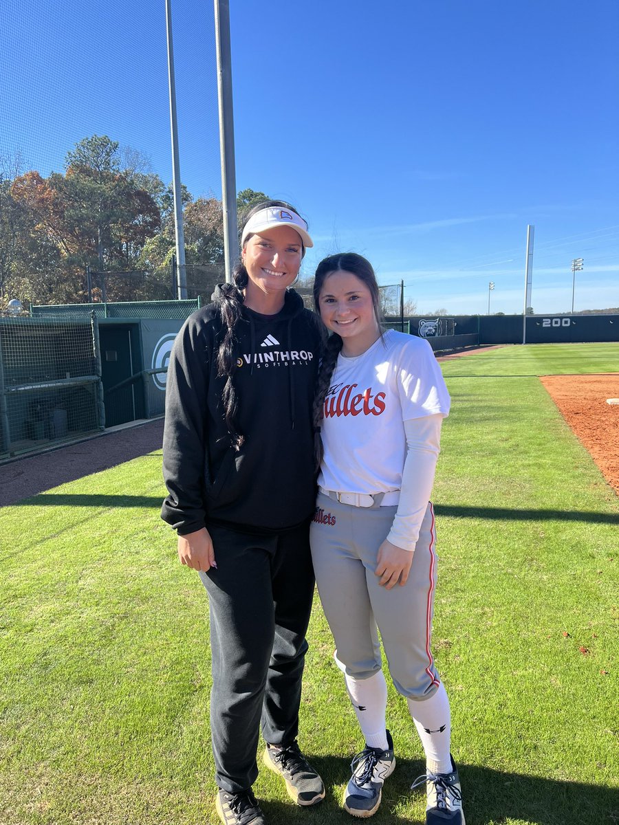 CarringtonAdams's tweet photo. Had a great time at the College Softball Prospect Showcase camp this past Saturday. Thank you to the coaches that helped me work on my catching. Learned some good things to work on this winter! @Winthropsoftbal @SamfordSB @BlueHoseSB @BulletsAdams16U @EastCobbBullets https://t.co/wh2dgFyNgN