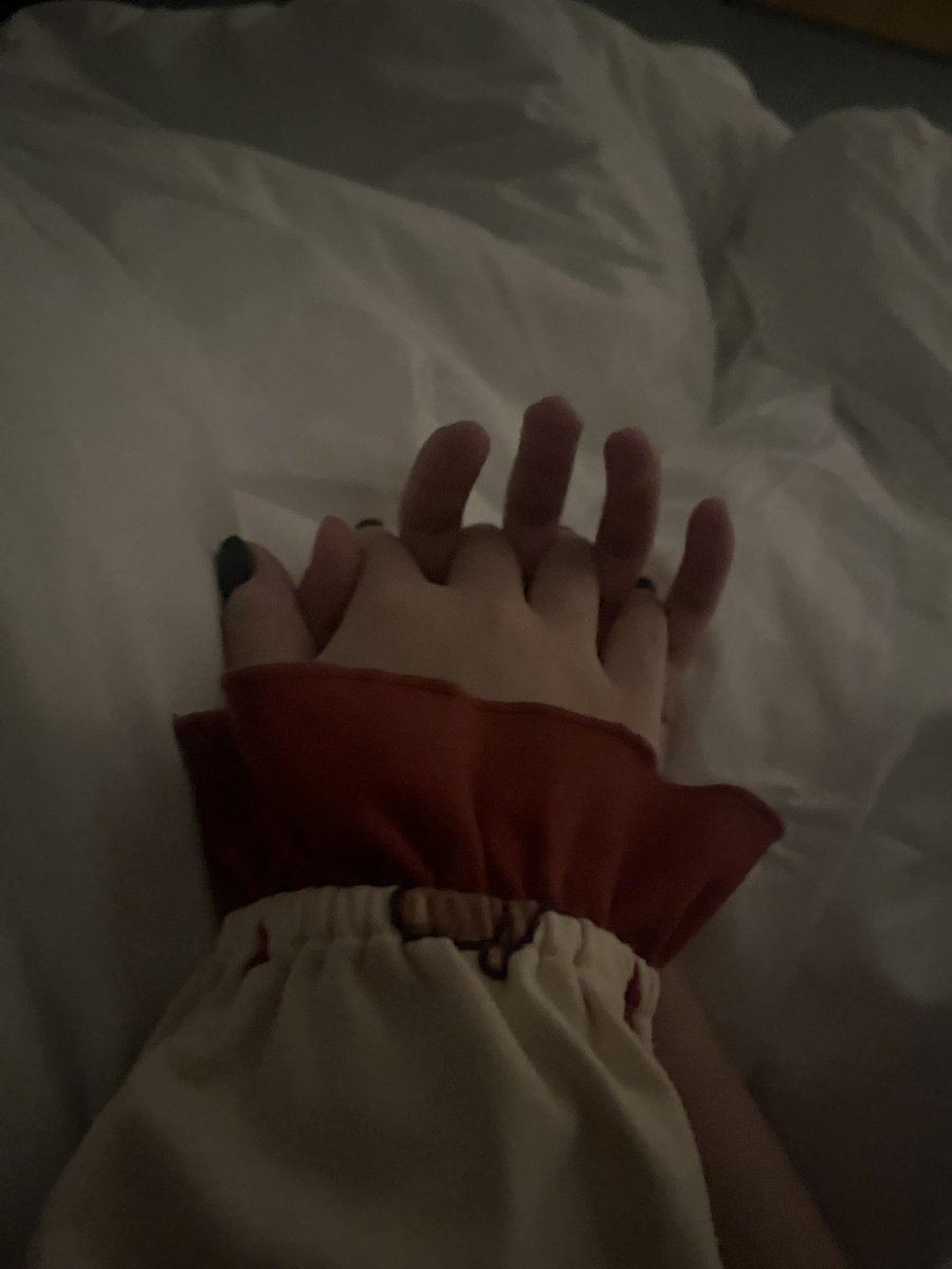 在悄悄幸福☺️ #les  #情侣日常