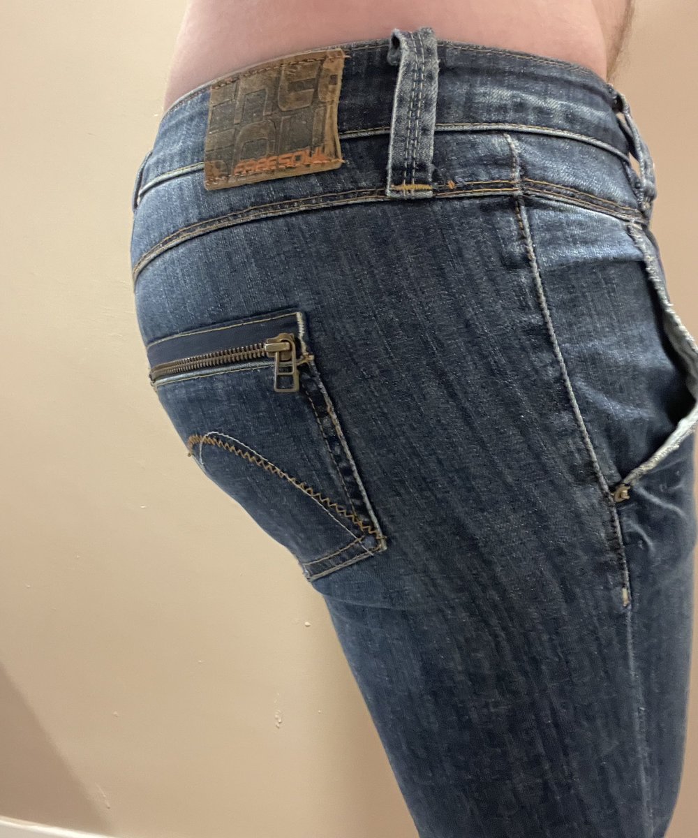 IrishJeansGuy's tweet photo. Who likes my ass in these jeans?
#gay #gayass #gaybutt #bubblebutt #denimass #denim #jeans #skinnyjeans https://t.co/vR9sBIQX38