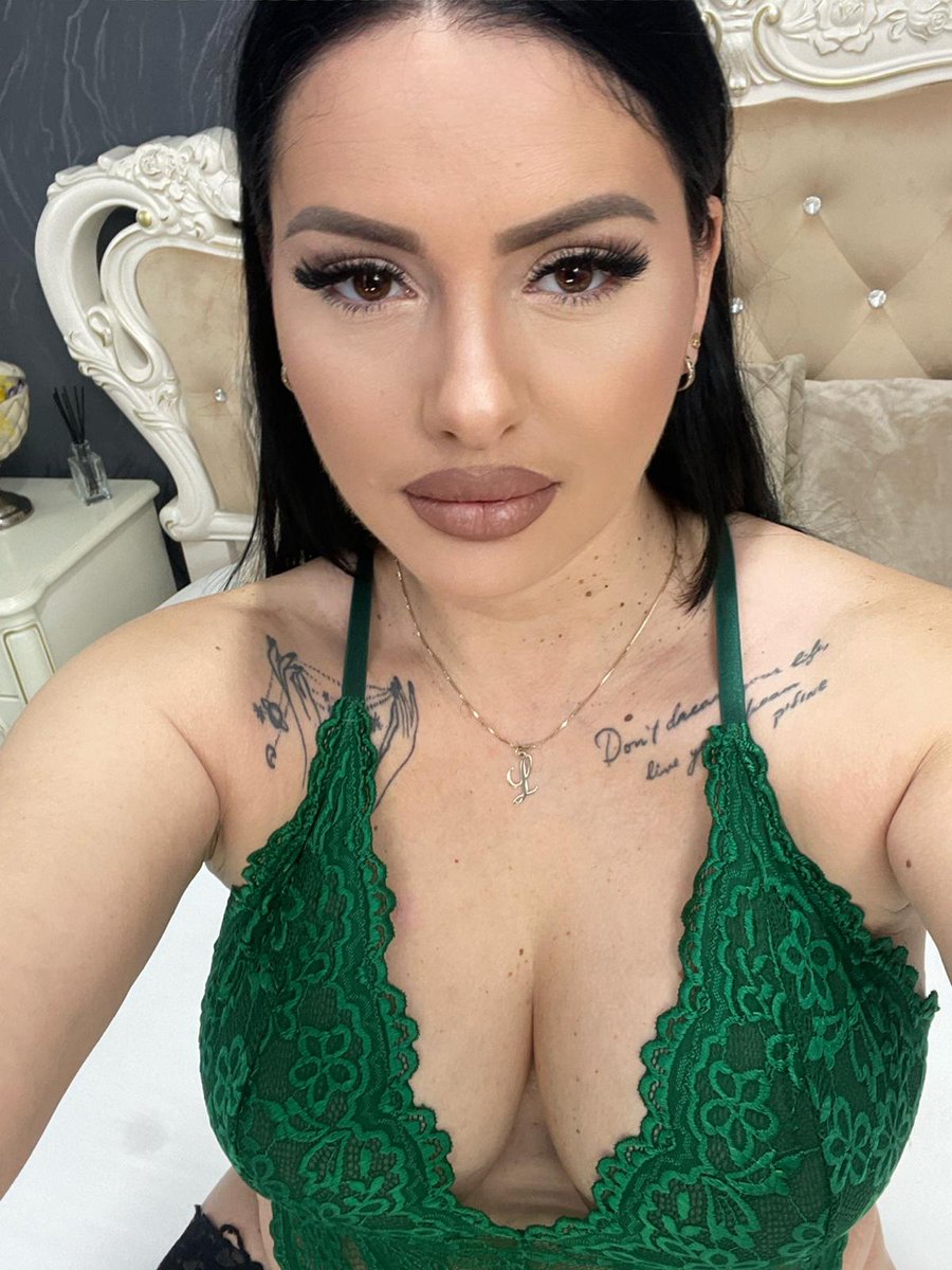 LaurenJensenLC's tweet photo. I’ll push your limits… and make you love every second of it! 🔥
👉https://t.co/ye0WOyMCK6 💯

@chb_model 
#Chaturbate #CamMilf #SexyLady #ReadyToSin #Online #SinWithMe https://t.co/duJTKba904