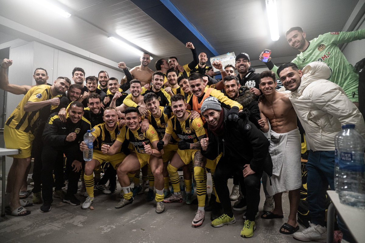 UEStaColoma's tweet photo. 🟡⚫ +3 ✅ 

#somiarengran 
#somcolomencs 
#ForçaUE🐿️ 
#lligamultisegurassegurances https://t.co/MULIj3bY4O