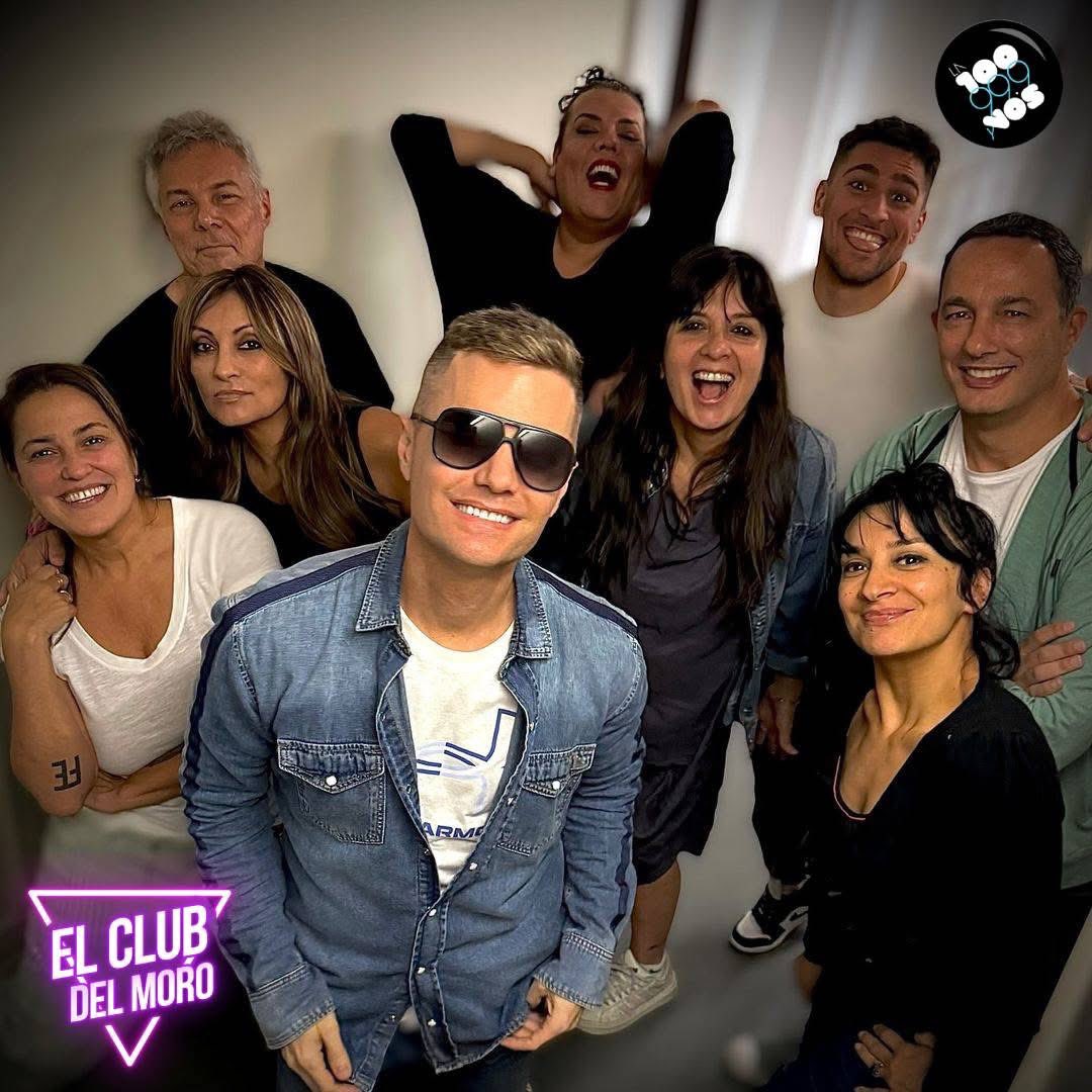 NogoyaRadios's tweet photo. Arrancamos la semana juntos en #ElClubDelMoro!😎💪 @santidelmoro y todo el equipo de #LaTopadoraDelAire abre bien temprano para alegrarte el lunes!
Escuchanos en vivo en nuestro canal de YouTube 🎥
@soymaju @edithhermida @fercarlos75 @bbsanzo @costaokis 🎸📻 #ECDM #Radio https://t.co/LCQaE6oIw2