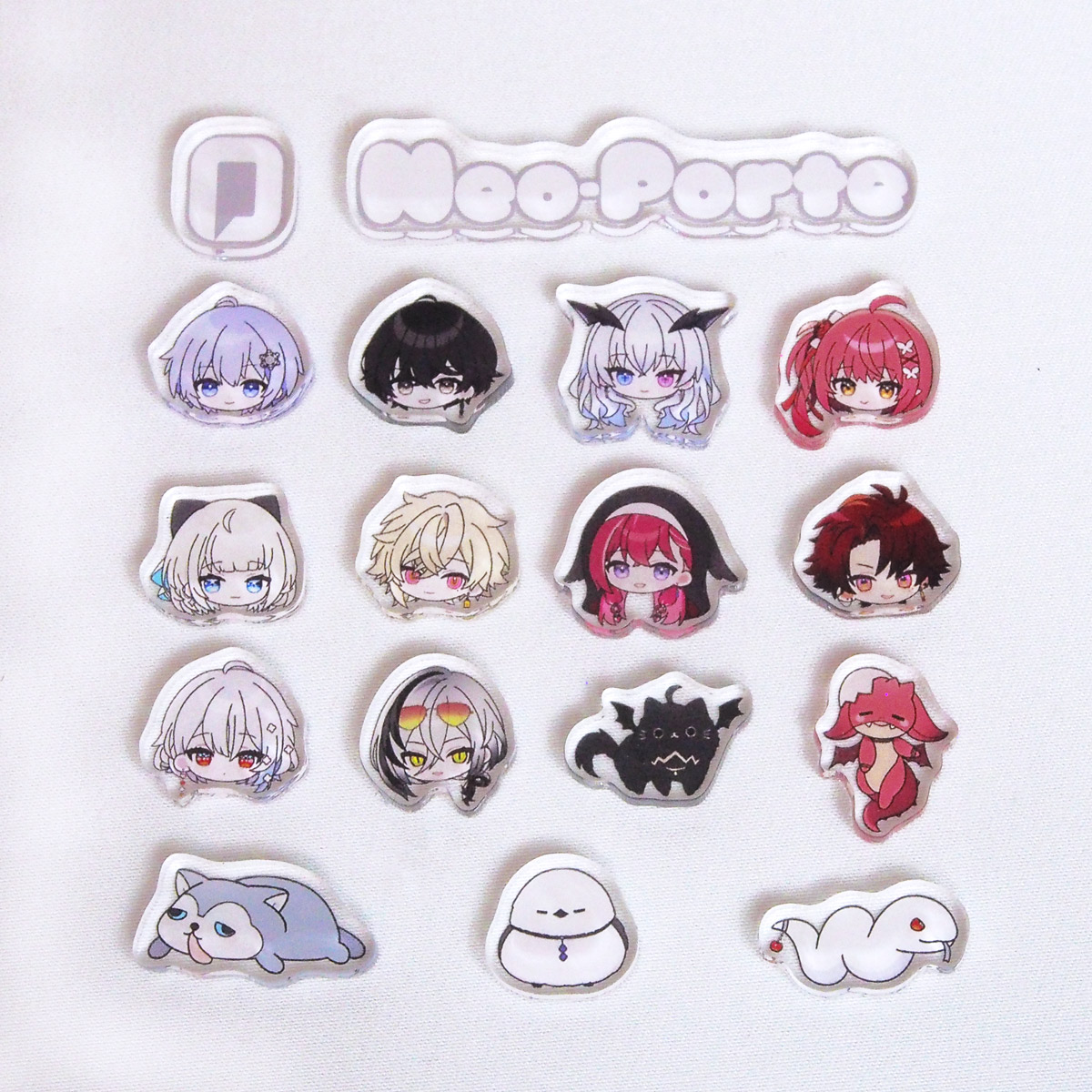 ✨新グッズ紹介✨】 ・シャカシャカアクリルパーツA/B メンバーと