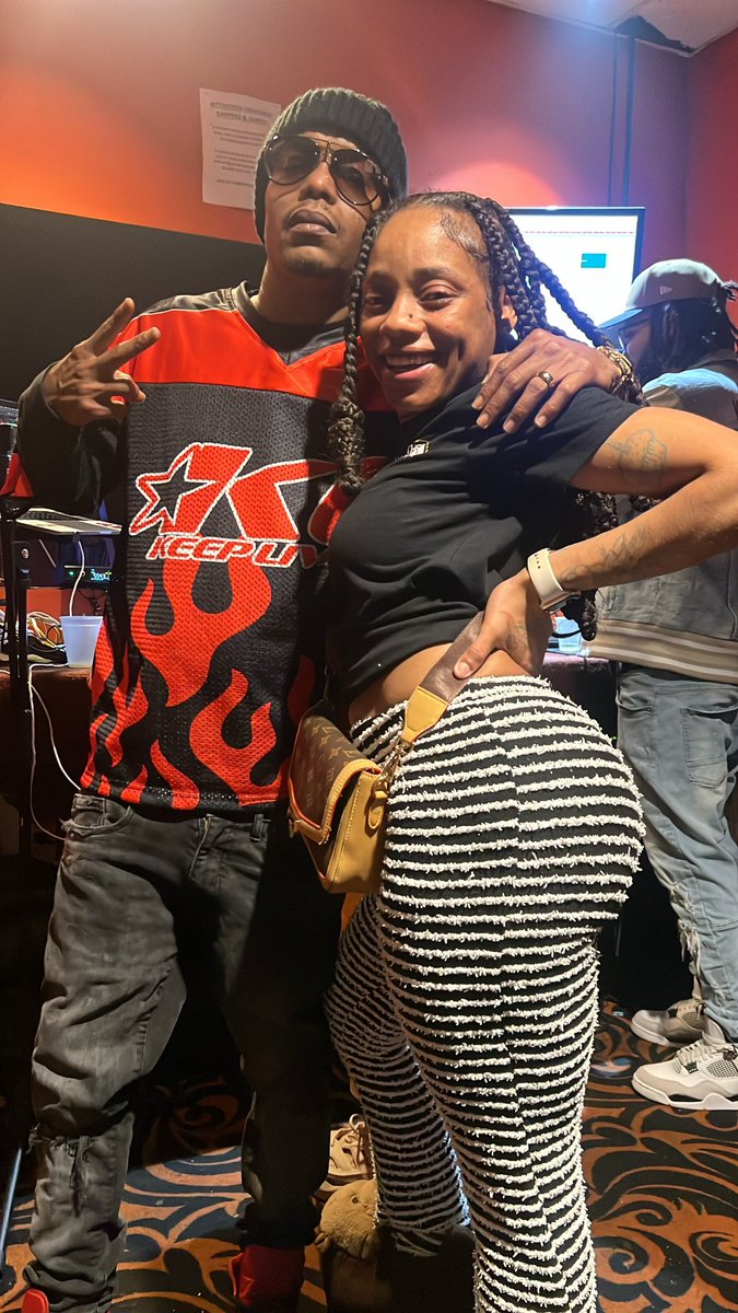 LilBankhead tweet media
