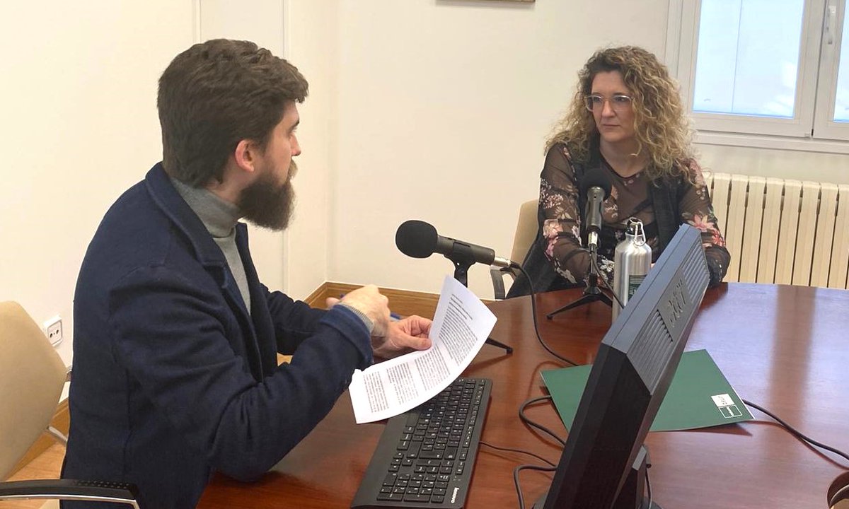 UNED PAMPLONA (@unedpamplona) on Twitter photo 🎙INAUGURAMOS EL PÓDCAST DE LA CÁTEDRA INTELIGENCIA EMOCIONAL UNED PAMPLONA Y FUNDACIÓN CAJA NAVARRA
👉Presentado por <a href="/luiscbrinol/">Luis Cortés Briñol</a>
▶️Accede a nuestros pódcast con <a href="/MaiteEHU/">Maite Garaigordobil</a>, <a href="/RosarioDelRey1/">Rosario Del Rey</a> y <a href="/leticiagarcesl/">Leticia Garcés Larrea</a>
➕unedpamplona.es
<a href="/gob_na/">Gobierno de Navarra</a> <a href="/uned/">UNED</a> <a href="/fundcajanavarra/">FundaciónCajaNavarra</a>
#SomosUNED 🎙INAUGURAMOS EL PÓDCAST DE LA CÁTEDRA INTELIGENCIA EMOCIONAL UNED PAMPLONA Y FUNDACIÓN CAJA NAVARRA
👉Presentado por <a href="/luiscbrinol/">Luis Cortés Briñol</a>
▶️Accede a nuestros pódcast con <a href="/MaiteEHU/">Maite Garaigordobil</a>, <a href="/RosarioDelRey1/">Rosario Del Rey</a> y <a href="/leticiagarcesl/">Leticia Garcés Larrea</a>
➕unedpamplona.es
<a href="/gob_na/">Gobierno de Navarra</a> <a href="/uned/">UNED</a> <a href="/fundcajanavarra/">FundaciónCajaNavarra</a>
#SomosUNED