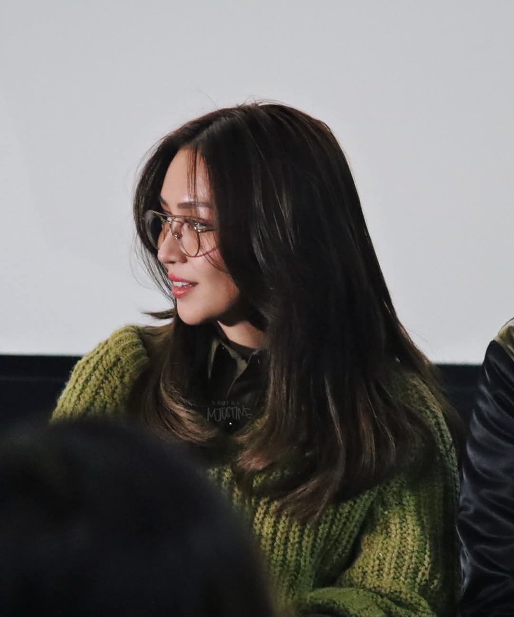 bernardrool's tweet photo. kathryn’s side profile doesn’t play https://t.co/TLn3zfGLce