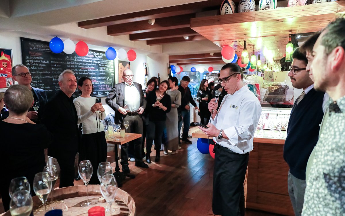 lfitokyo's tweet photo. 🎉 UNE #SOIRÉEINOUBLIABLE POUR LES #10ANS DE L'#ALFIT ! ✨
Plus de 70 participants, un buffet somptueux, 200 tickets de tombola, et deux anniversaires célébrés.
Merci à tous pour votre soutien et à nos partenaires pour leur générosité. 🎂🤝
@ambafrancejp
@aefeinfo
@fltfapee https://t.co/3HvWI6wNkh
