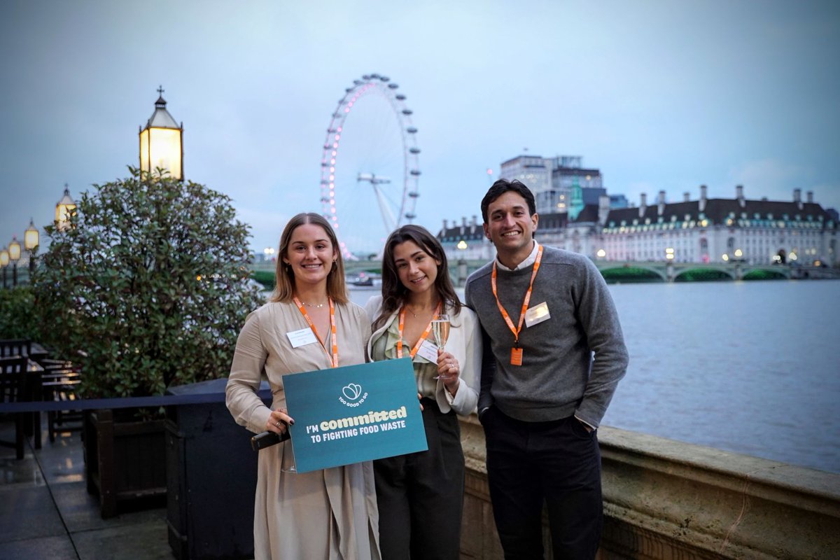 TooGoodToGo's tweet image. Last week, we hosted a Parliamentary Reception at the House of Commons, uniting industry leaders and MPs to tackle #foodwaste together. 💪
With 40% of food produced globally going to waste, costing the UK £21.8B annually, collaboration is key to driving change.
We renewed our…