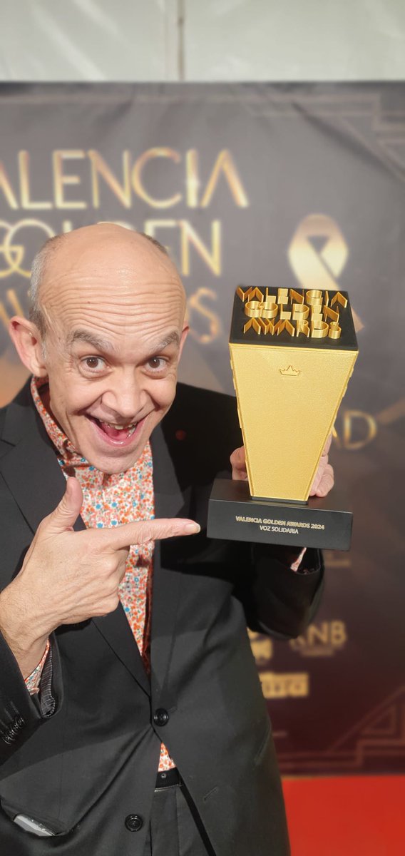 🥰 Hemos recibido el premio Valencia Golden Awards 2024 en la categoría "Voz Solidaria"... ¡Mil gracias!