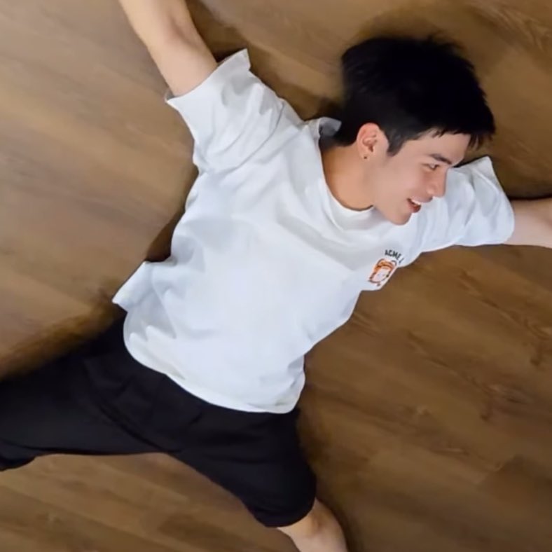 farafafung's tweet photo. ‘ พลังไข่แดง ’

แคปชั่นกับคลิปพี่เตไปด้วยกันมาก ขำจะบ้า 555555555555555555555555555555555555555555555 https://t.co/pCNmH58Fir