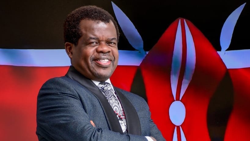 daniel_ohtienoh's tweet photo. Kenyans in the house, would you take Okiya Omtatah to state house if he vies? https://t.co/dNxpPgi0mN