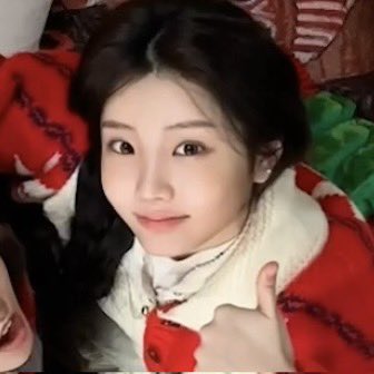 mywonh33's tweet photo. 크리스마스가 퍼컬인 어린희 https://t.co/OzXEWVmIW0