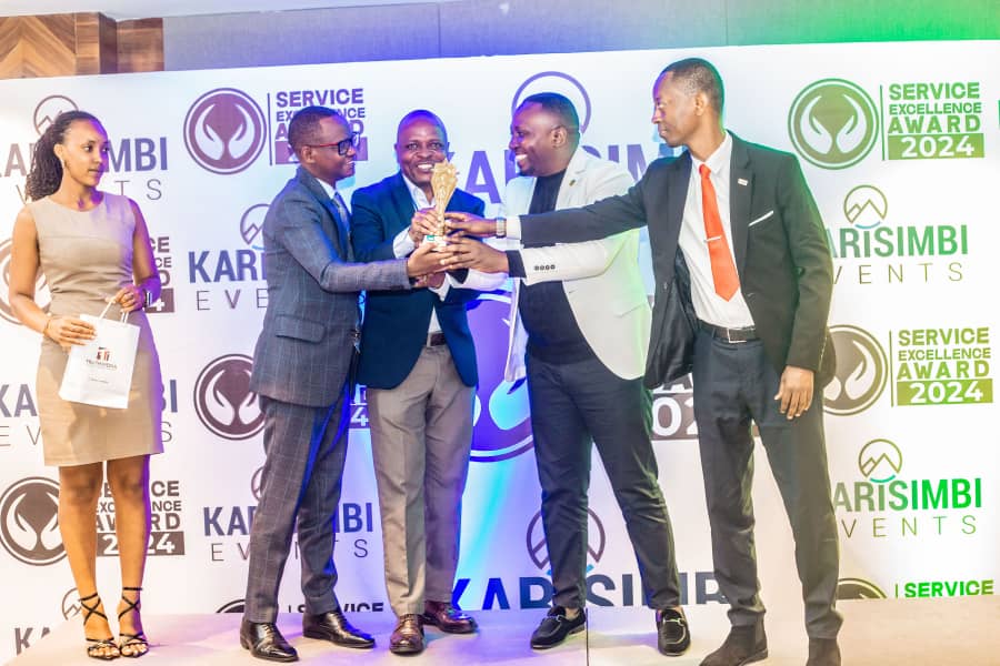 MegaGlobalLink's tweet photo. We would like to extend our heartfelt thanks to Mr Mwiseneza Abdel Aziz,Service Delivery Division Manager at  Rwanda Gornance Board &amp; @karisimbievent
for Owarding  @MegaGlobalLink THE BEST ABROAD EDUCATION AGENCY OF THE YEAR.
We thank our beloved customers for your trust. https://t.co/07hpUFmNPp