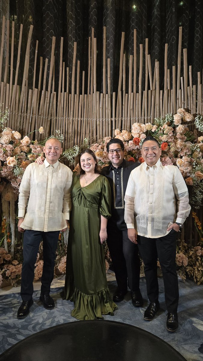 vmgasia's tweet photo. Adding “BNO for wedding host” to our dream wedding checklist! 🤩👌🏼 Tony, Tin, Gino &amp; Slick hosted the Resureccions’ Wedding! ❤️‍🔥

#TonyToni #TinGamboa #DJSuzy899 #GinoQuillamor #DJSlickRick #VMGTalent #HostingPH #HostPH @djtonytoni https://t.co/LUDKjJKhco