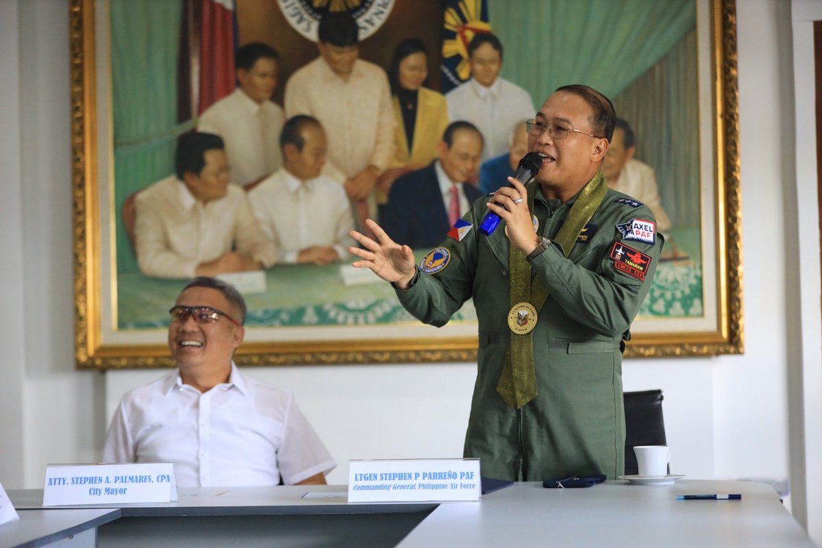 PhilAirForce's tweet photo. PAF NEWS | Passi City Government donates 6-hectare lot to the Air Force
See full story ππ»
https://t.co/TSsmNDpYL3
#AccelerateWithExcellence #GuardiansOfOurPreciousSkies #PAFYouCanTrust #OneAFPOnePhilippines #StrongAFPStrongPhilippines #AFPYouCanTrust https://t.co/lgYR9ekSAJ