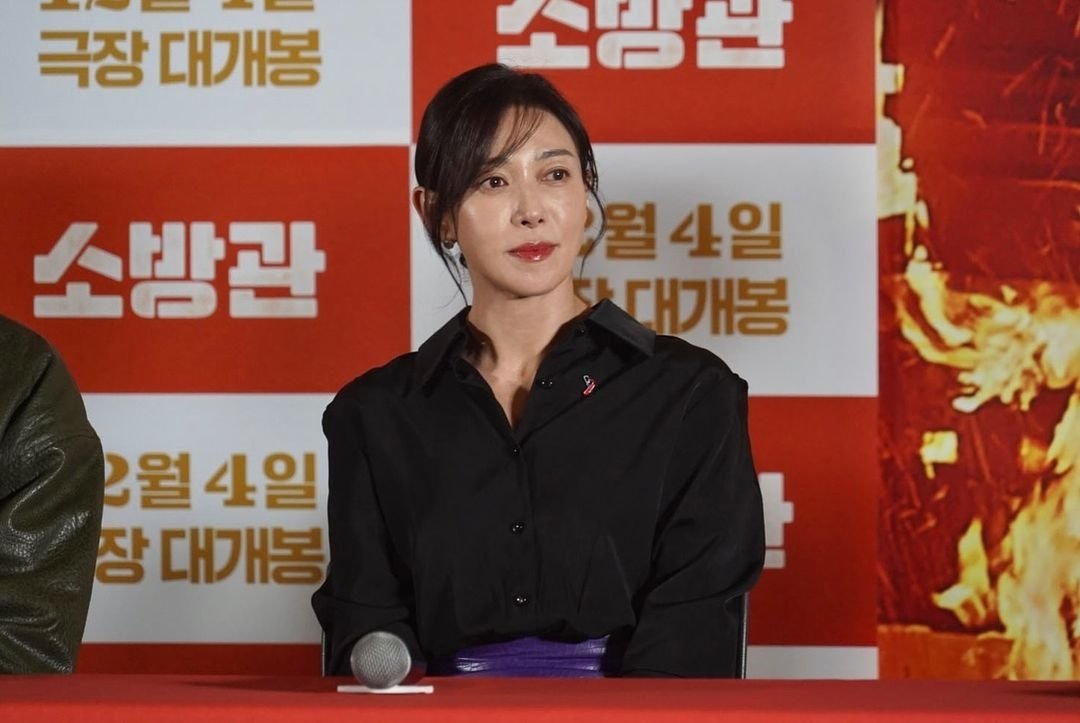 0namhj's tweet photo. [jament ig update] jang young nam at #Firefighters press conference earlier today! 🚨 hi, birthday queen! 🩵

https://t.co/PR91wOQQAP
#장영남 #소방관 https://t.co/pyr3R7uVwI