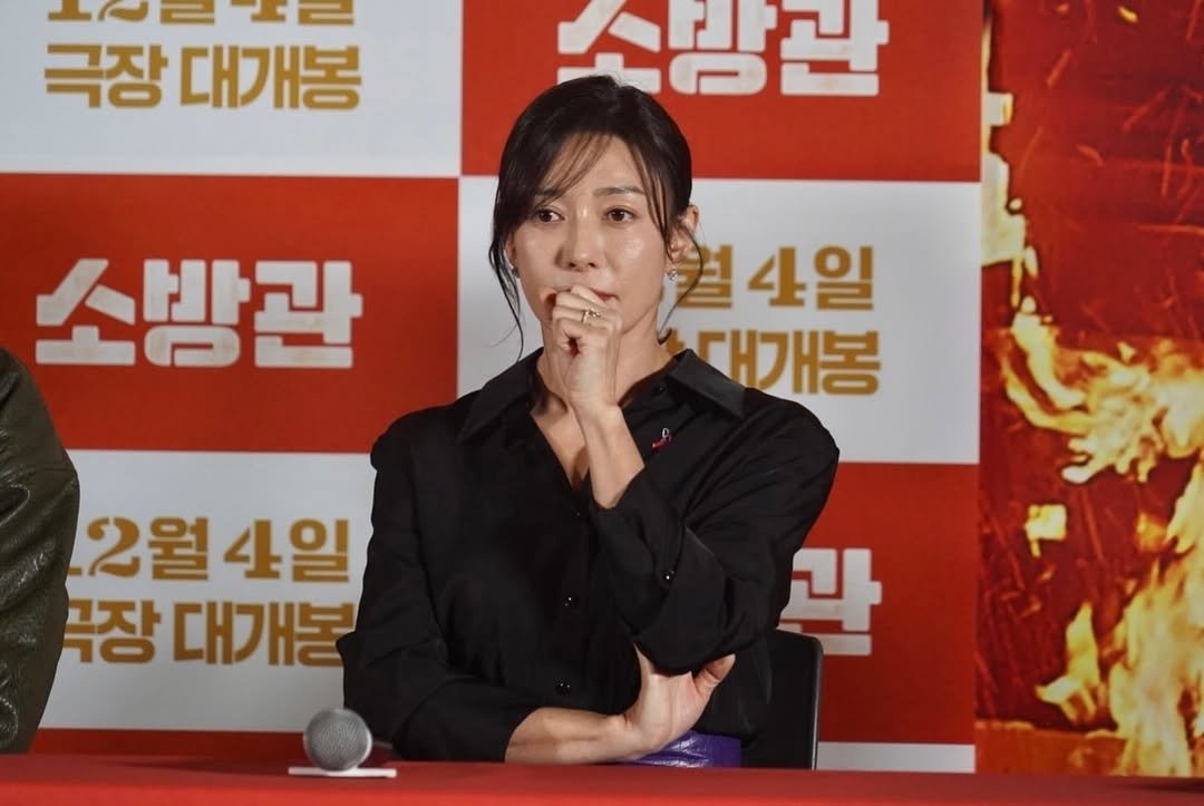 0namhj's tweet photo. [jament ig update] jang young nam at #Firefighters press conference earlier today! 🚨 hi, birthday queen! 🩵

https://t.co/PR91wOQQAP
#장영남 #소방관 https://t.co/pyr3R7uVwI