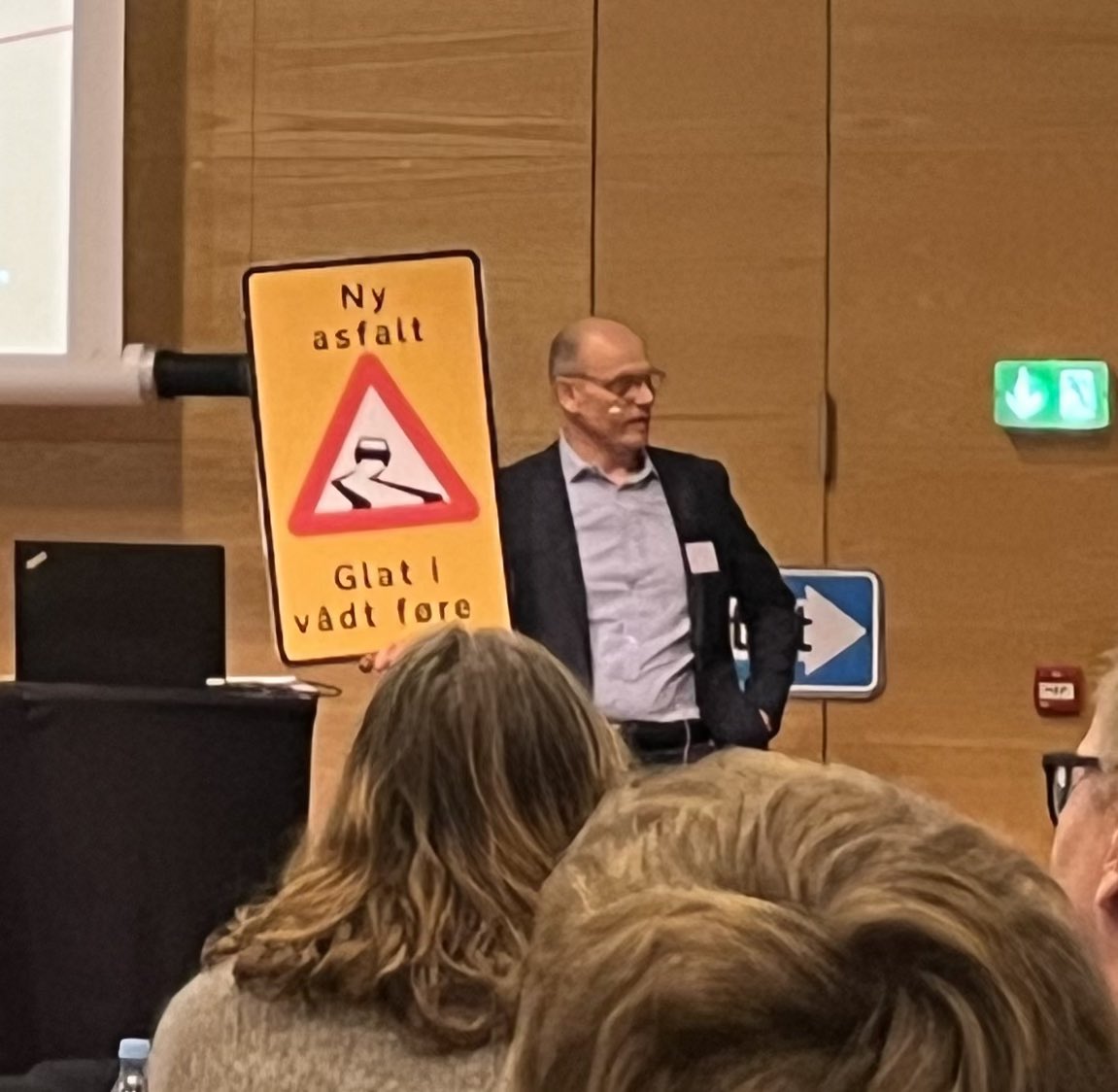 Tak for at kunne indlede CEVEUs konf. om Veje til #eud 🍀Vigtigt med viden og fokus på fortsat høj kvalitet🤓Og vigtigt at huske de mange veje ind i udd. for forskellige elever, og ingen glemmes i grøften💫 Vigtigt m fortsat mul. for let start på EUD efter folkeskolen 🌞#uddpol