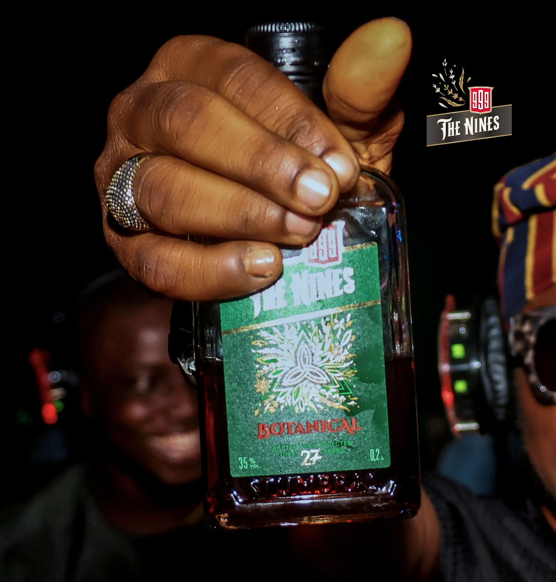 tigerbeverages's tweet photo. Enjoy the richness of natural ingredients in every sip.
Out and about? Keep the good vibes going with #TheNinesHerbalLiqueur 200ml. Who’s getting one for the road?
#TheNinesNigeria #TheSpellOfNature #TigerBeveragesLimited #QualityDrinks https://t.co/j0JhQJGna2