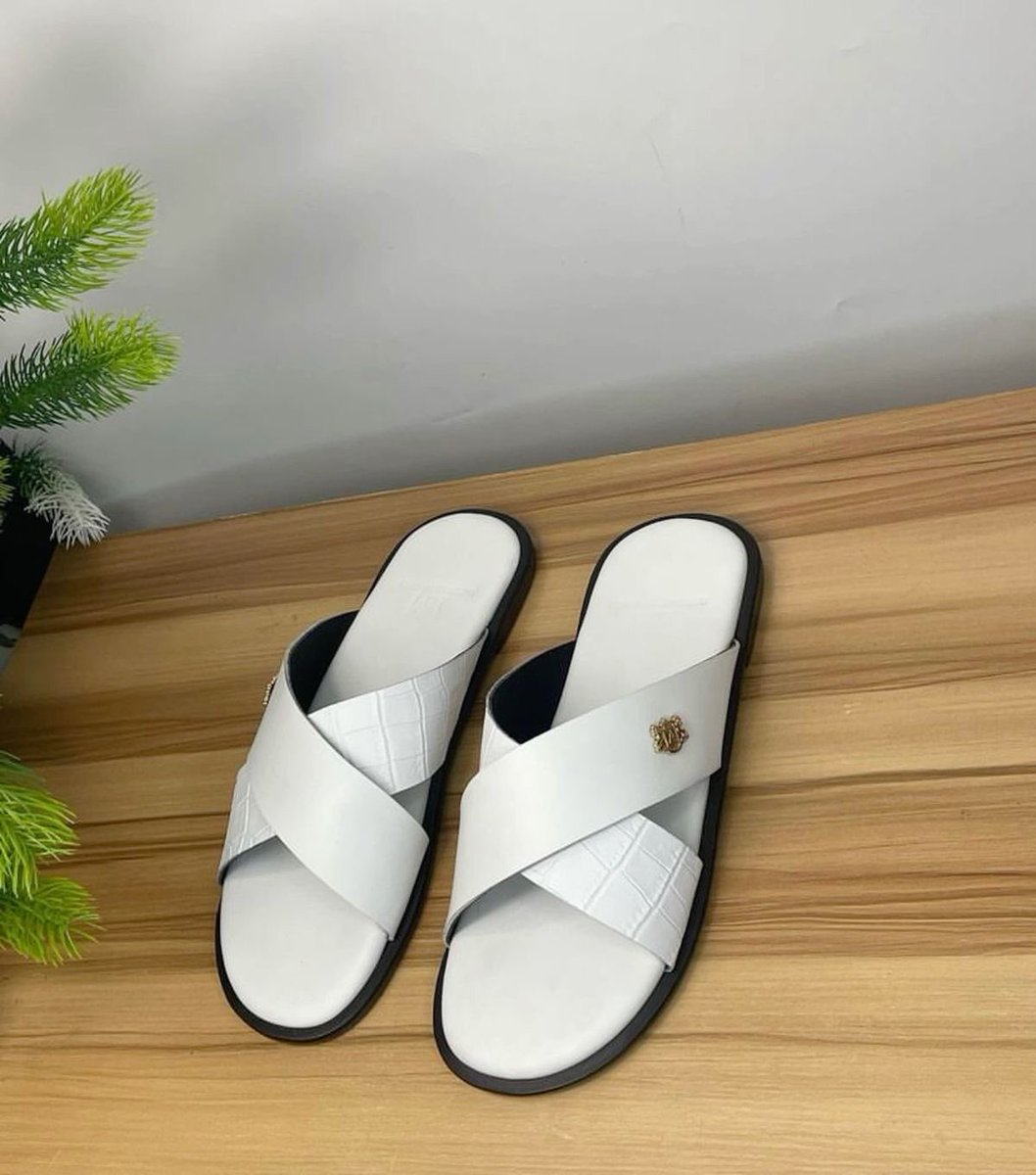 kingshoes_oh's tweet photo. Explore our handcrafted vintage shirts and meticulously crafted shoes, brought to you by King Fashions. Elevate your style with authentic quality from Nigeria to the world! 🌍✨ #King #NaijaInDiaspora #USAFashion #CanadaStyle #UKFashion #AussieStyle #BrazilVibes #GlobalFashion https://t.co/qUmrBqAiG7