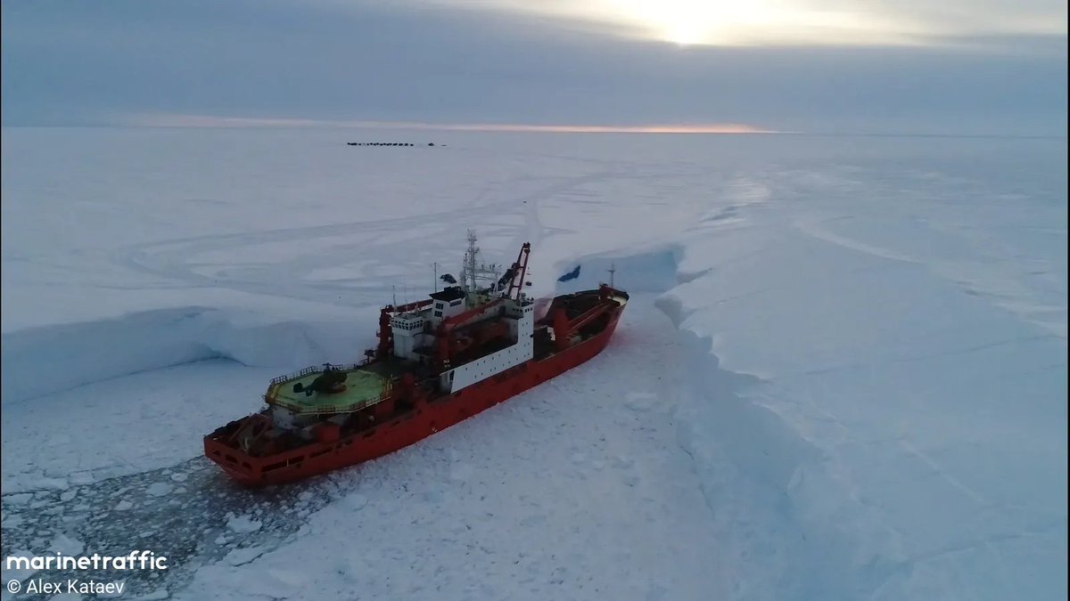 Springbok1973's tweet photo. JUST ARRIVED TO CAPE TOWN¡
El 11/11 pasó entre islas el AKADEMIK FEDOROV🇷🇺, un polar ship, siempre bajo la sospecha de "otras actividades", y ahora con los incidentes #PescandoCables aún más.
Espero conseguir buenas fotos del buque. CPT is hub of Russkies ships.
#VodkaConHielo https://t.co/21OHTS0tMh