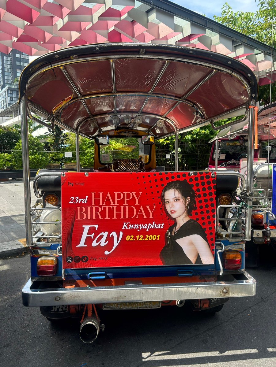 FayOfficial_TH's tweet photo. สีโดดเด่น สะดุดตาสะดุดใจสุดๆไปเลย

Location: Siam, Samyan mitrtown
25 November - 9 December 2024

#Fays23rdBirthdayProject 
#fay_riezz https://t.co/DMneEGlw9Y