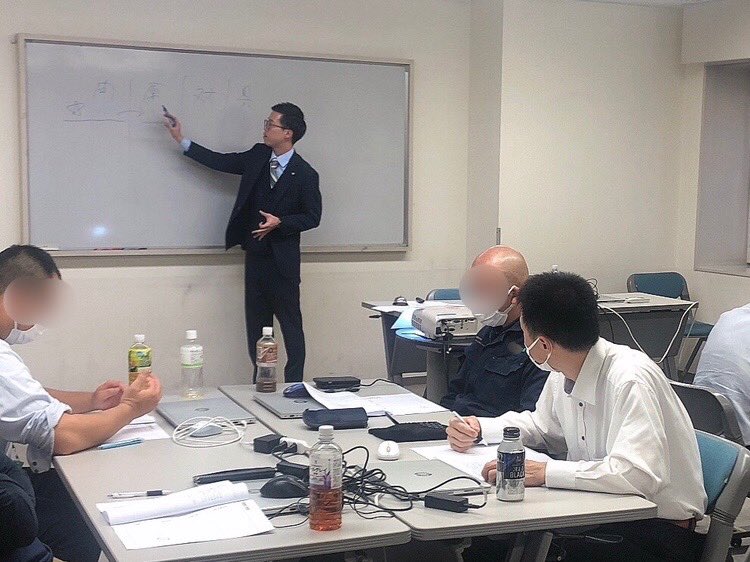 sales_nktk's tweet photo. 今日は船堀で管理職研修を実施しました！

管理職に求められる役割は起きた問題への対処ではなく、そもそも問題が起きないようにするための仕組み作りです。

未然に問題発生を防ぐスキルについて学んでもらいました。 https://t.co/Fvr93RaLb0
