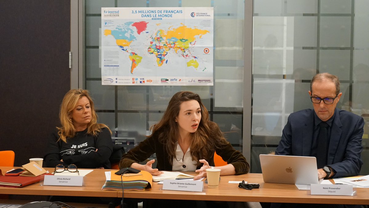 #Journéeinternationale de lutte contre les violences faites aux ♀

Rencontres à Paris entre acteurs publics, professionnels et associatifs impliqués dans cette lutte. 
2 priorités du réseau consulaire :
1️⃣  Protection des ressortissantes 🇫🇷 à l'étranger
2️⃣  Formation des agents