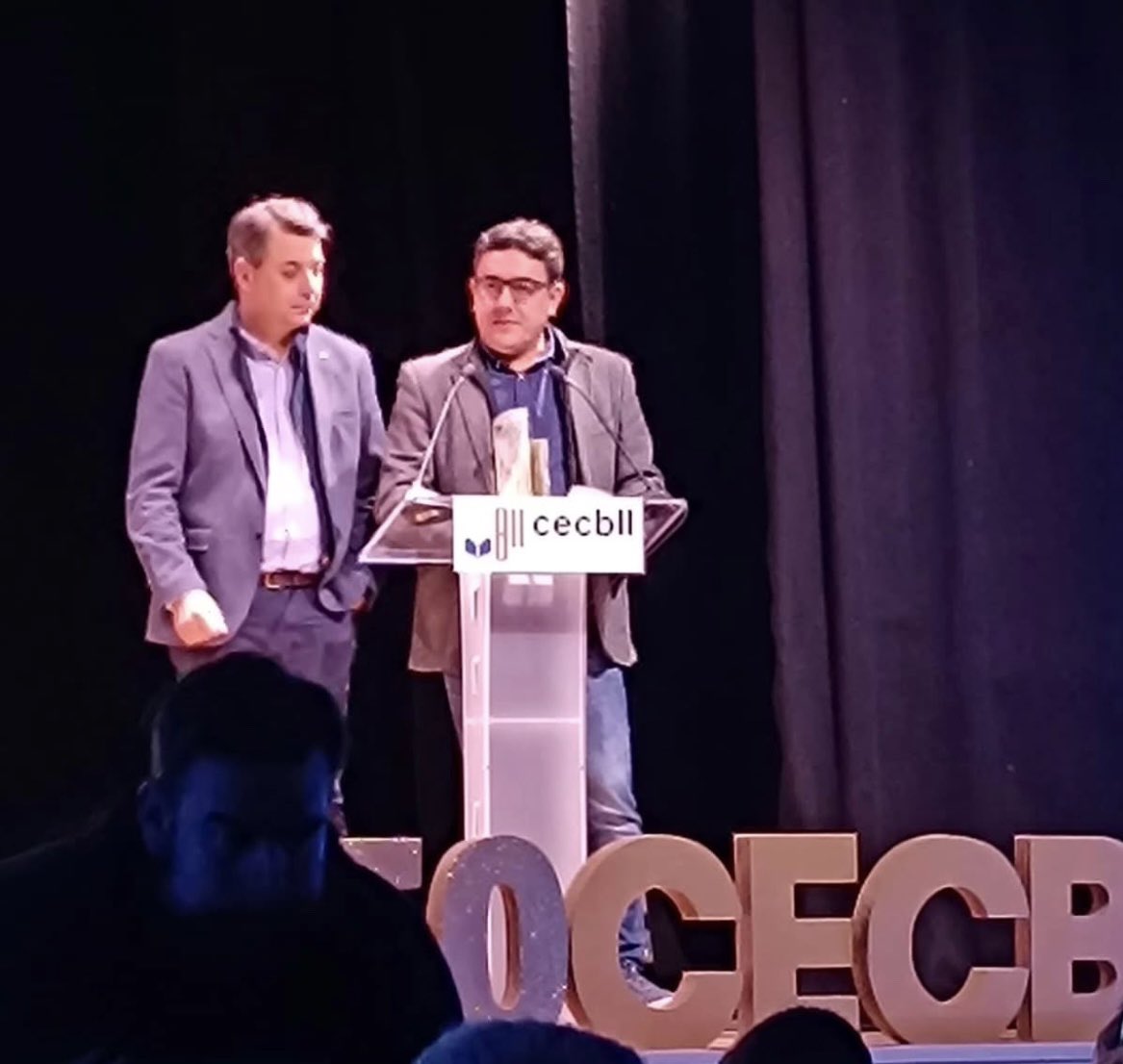 UgtBaixLlobregat (@ugtbaix) on Twitter photo 🎖️Molt agraits per rebre un dels premis <a href="/CECBLL/">Centre d'Estudis Comarcals del Baix Llobregat</a> en experiències socials "50 anys de vagues generals. Reconeixement al moviment obrer dela nostre comarcs #BaixLlobregat".
Un guardó compartit amb <a href="/ccoo_bll_apag/">CCOO BLL APAG +drets +accioterritorial +proximitat</a> 
U͎G͎T͎B͎a͎i͎x͎E͎s͎t͎e͎m͎A͎m͎b͎T͎u͎ 🟢🟣🔴 🎖️Molt agraits per rebre un dels premis <a href="/CECBLL/">Centre d'Estudis Comarcals del Baix Llobregat</a> en experiències socials "50 anys de vagues generals. Reconeixement al moviment obrer dela nostre comarcs #BaixLlobregat".
Un guardó compartit amb <a href="/ccoo_bll_apag/">CCOO BLL APAG +drets +accioterritorial +proximitat</a> 
U͎G͎T͎B͎a͎i͎x͎E͎s͎t͎e͎m͎A͎m͎b͎T͎u͎ 🟢🟣🔴