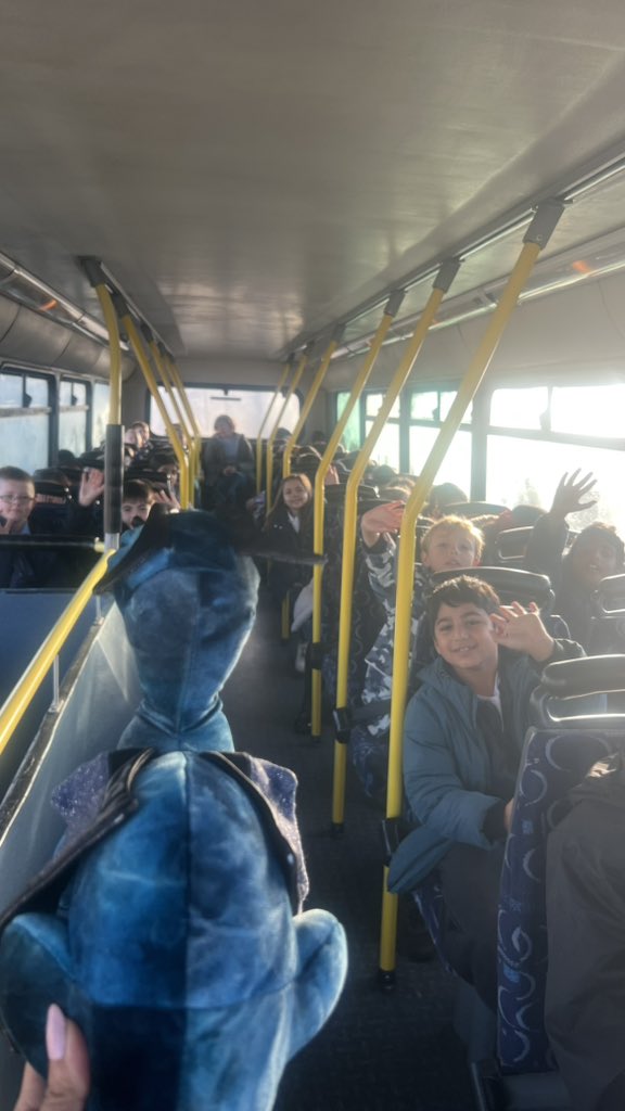 stafford_leys's tweet image. Staffy wouldn’t miss out on a trip to the Panto, oh no he wouldn’t! 🐉 #staffordleys #pantotime ✨