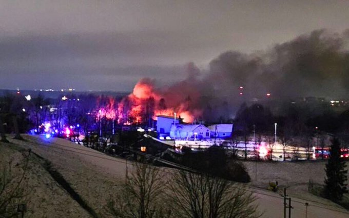 Anonymous tweet media