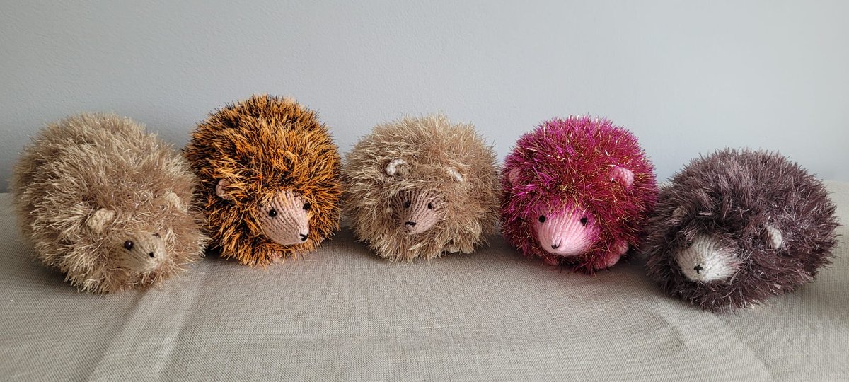 Lovely hogs knitted by a kind lady to help raise funds.  On sale ⁦<a href="/ChiswickFlowers/">Chiswick Flower Market</a>⁩ this Sunday.  Great stocking filler!  We don’t have many so come claim one early £8 each.  All money for our wildlife work!  ⁦<a href="/groveparksch/">Grove Park</a>⁩ ⁦<a href="/Cavendish_W4/">Cavendish Primary School</a>⁩ ⁦<a href="/growchiswick/">Chiswick Horticultural and Allotments Society</a>⁩