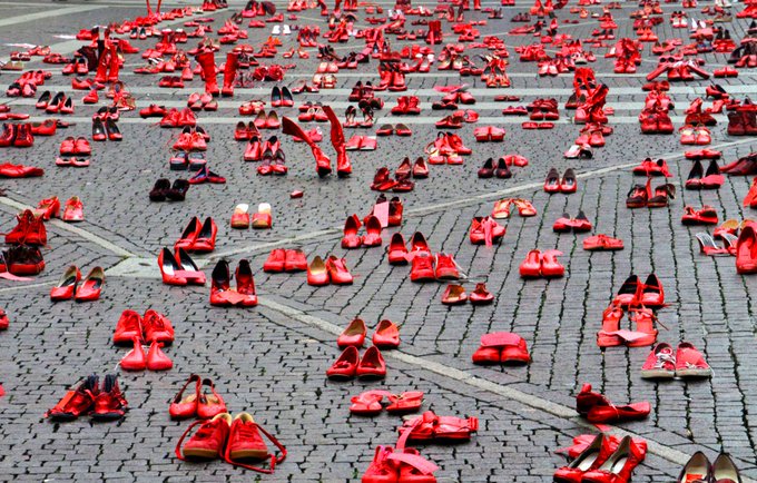 Red Shoes (2009) by Elina Chauvet, installation on male violence and number of missing women and girls to femicide -murder of women #womensart 

#InternationalDayfortheEliminationofViolenceagainstWomen
