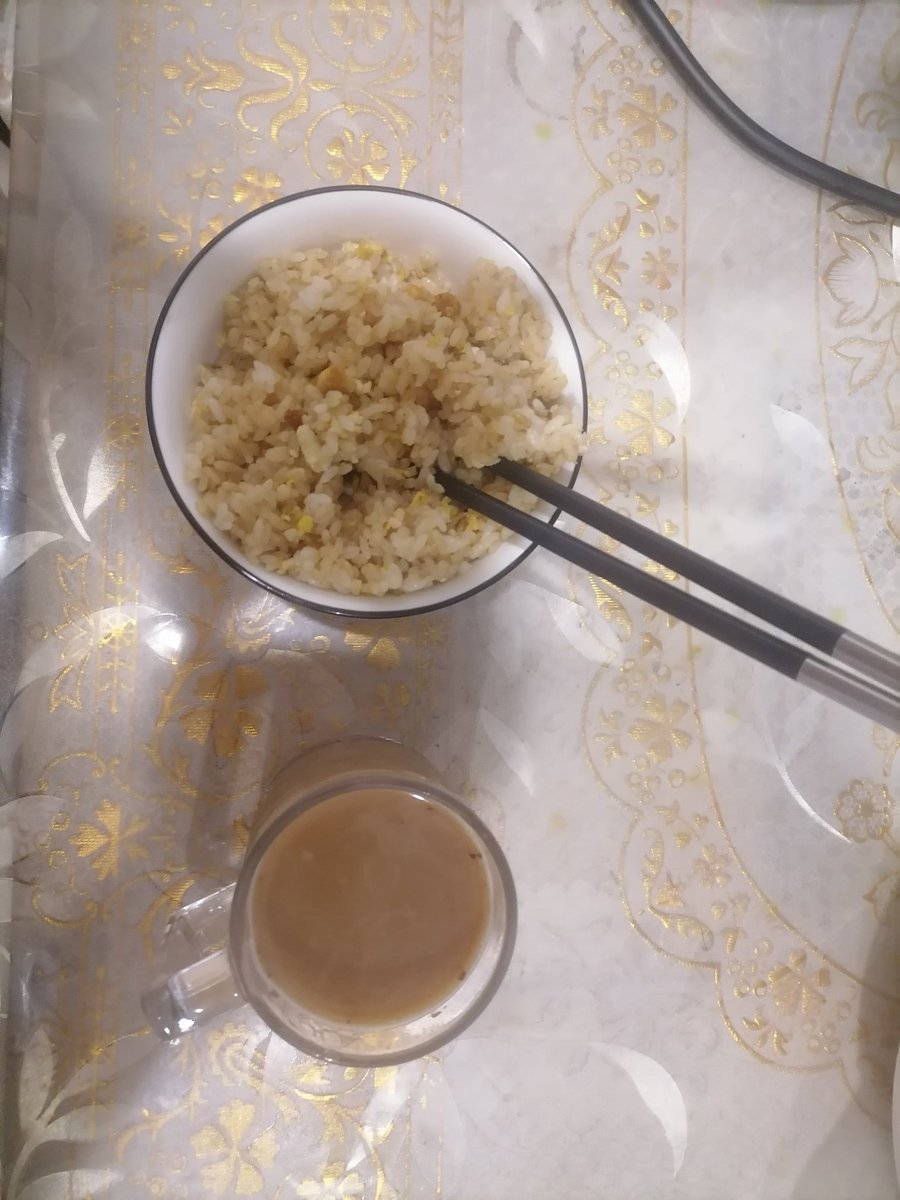 Nonstir2007's tweet photo. 今天吃点好的 #蛋炒饭 和 #咖啡 本来还想着吃苹果来着 https://t.co/gsoJ7hzUGF